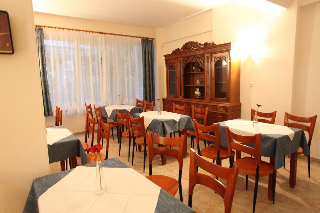 Hotel Alexandros Néoi Póroi Buitenkant foto