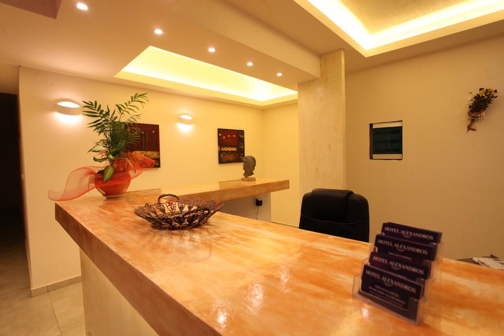 Hotel Alexandros Néoi Póroi Buitenkant foto
