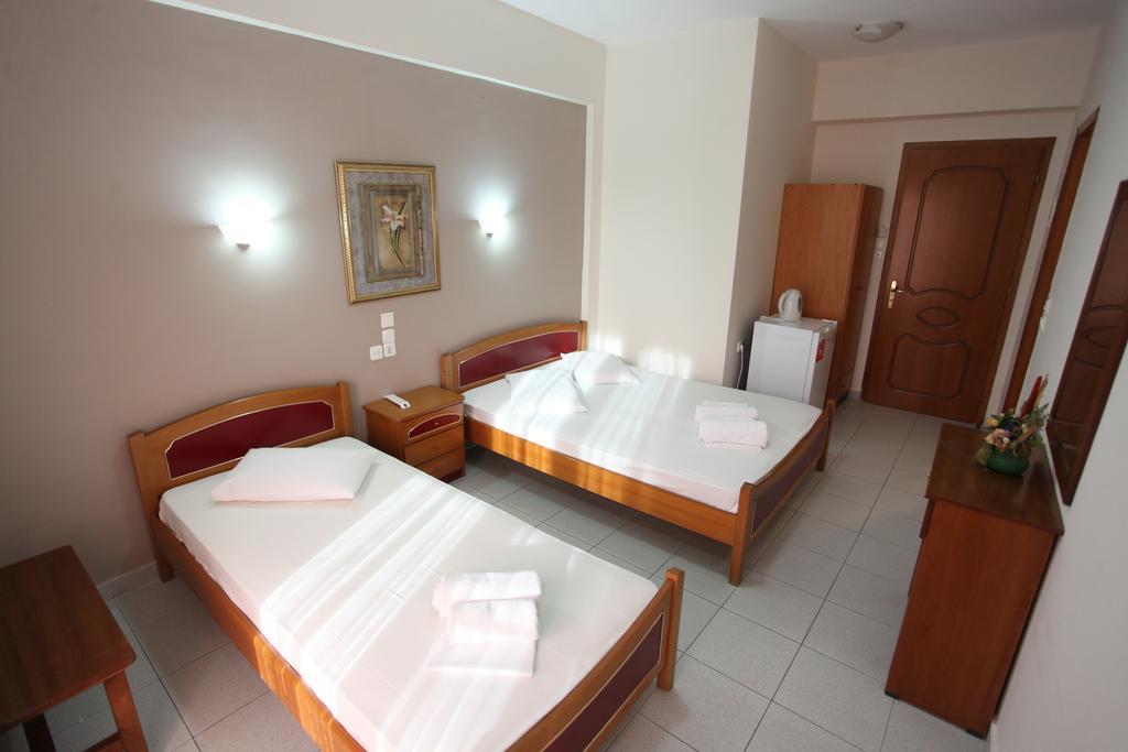 Hotel Alexandros Néoi Póroi Kamer foto